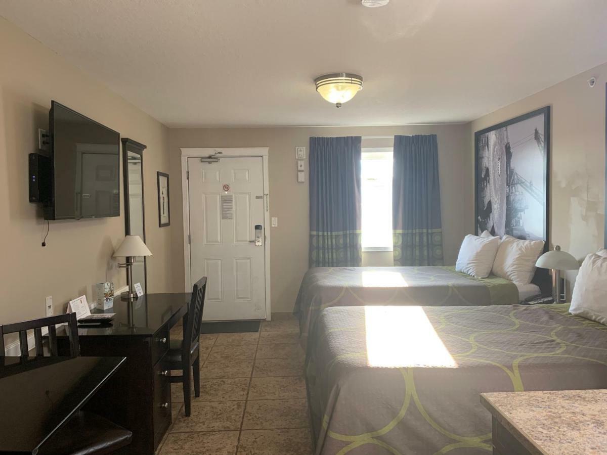 Super 8 By Wyndham Fort Mcmurray Exterior foto