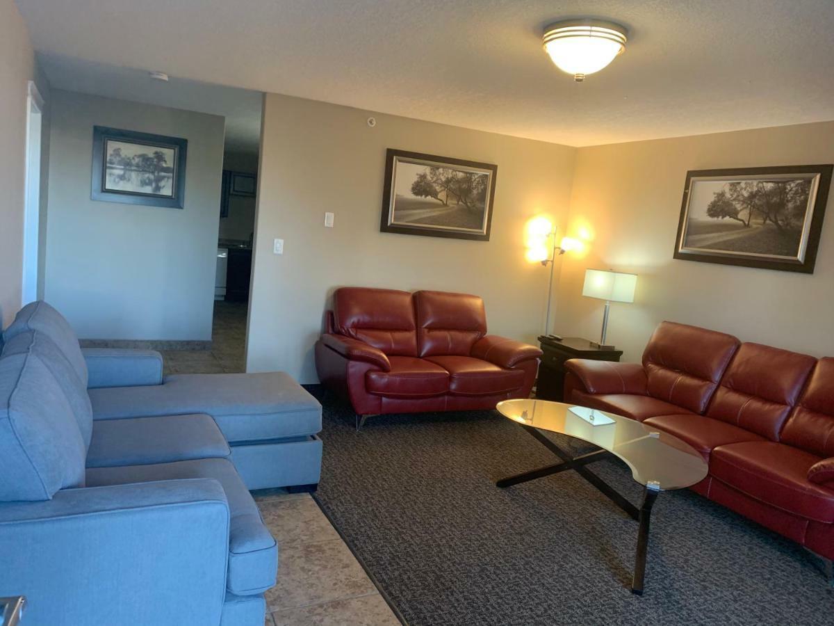Super 8 By Wyndham Fort Mcmurray Exterior foto